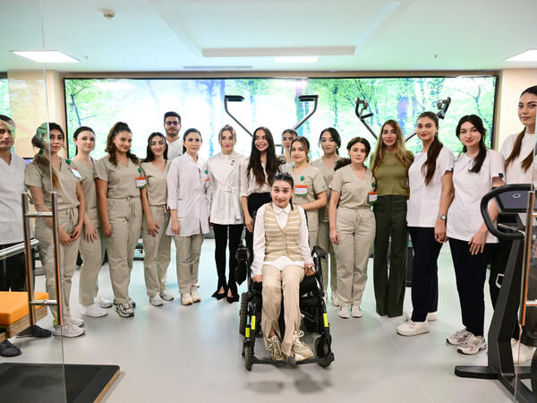 Yeni Klinikada Yeni Robotik Reabilitasiya və Sümük İliyi Transplantasiyası mərkəzlərinin açılış mərasimi olub - <span class="color_red">FOTO</span>