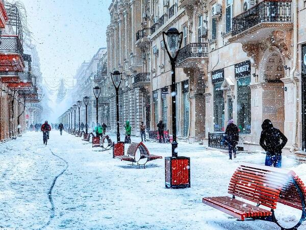 Bakıda qarlı havalara görə hazırlıq başladı - <span class="color_red">FOTO</span>