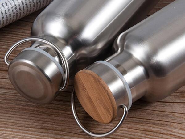 Su qabı alanda altına baxın - 304 və ya 316 rəqəmi yoxdursa...