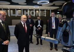 Robot Putin üçün rəqs etdi - VİDEO