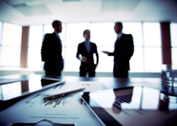 Oğuzda küçələri hər il üç qardaşın şərik şirkəti yarım milyona təmir edir