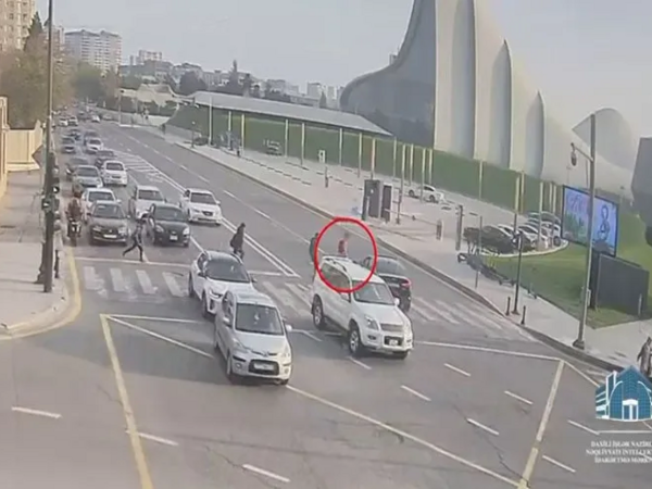 Bakıda avtomobil şagirdi vurdu - HADİSƏ ANI