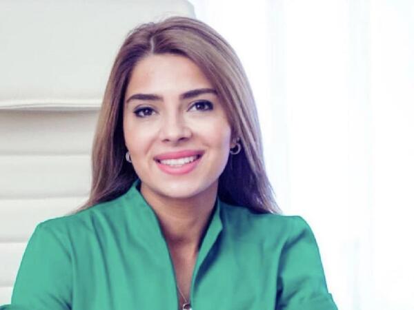 Vəzifəli şəxslər tərəfindən 11 min manatı ələ keçirilən həkim Aytən Səfərova imiş...