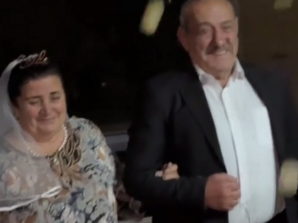 Evliliklərin 50 illiyini qeyd edən cütlük gündəm oldu - <span class="color_red">VİDEO</span>