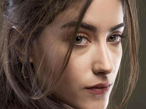 Məşhur aktrisanı LAĞA QOYDULAR: &quot;Dişləri ağzına böyükdür&quot; - <span class="color_red">FOTO</span>