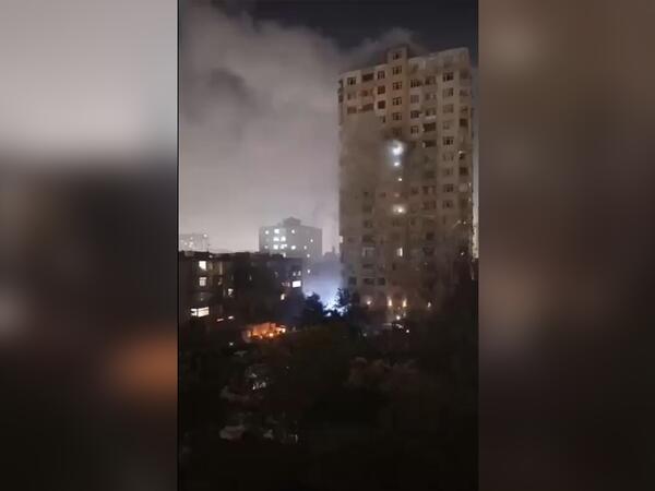 Yasamalda binada güclü yanğın - <span class="color_red">insanlar təxliyə edilir - VİDEO</span>