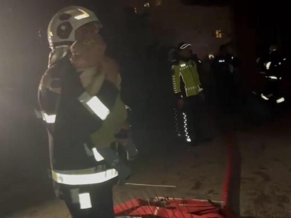 Körpə yanğından xilas edildi - <span class="color_red">FOTO</span>