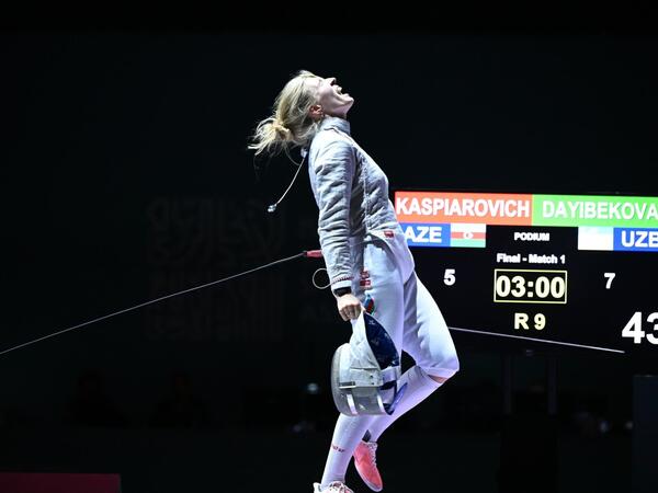 Azərbaycan qılıncoynadanları İslamiadada qızıl medal qazanıblar - <span class="color_red">FOTO</span>