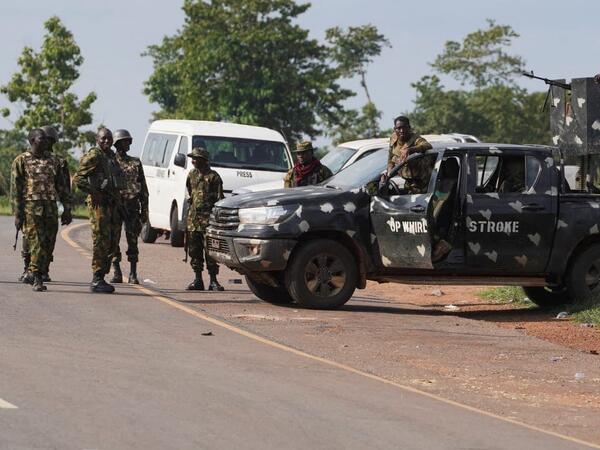 Nigeriyada məktəbə basqın -  215 şagird, 12 müəllim qaçırıldı