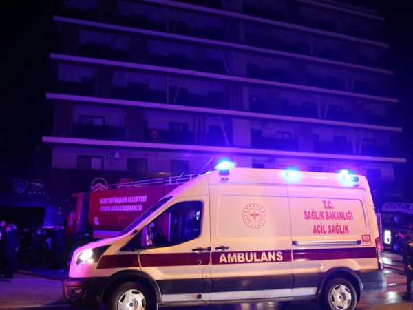 Türkiyədə yaşayış binasında güclü yanğın: <span class="color_red">Ölən və yaralananlar var</span>