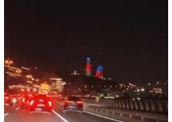 Bakıda tıxacda qalan sürücü nömrəni söküb avtobus zolağına daxil oldu - VİDEO