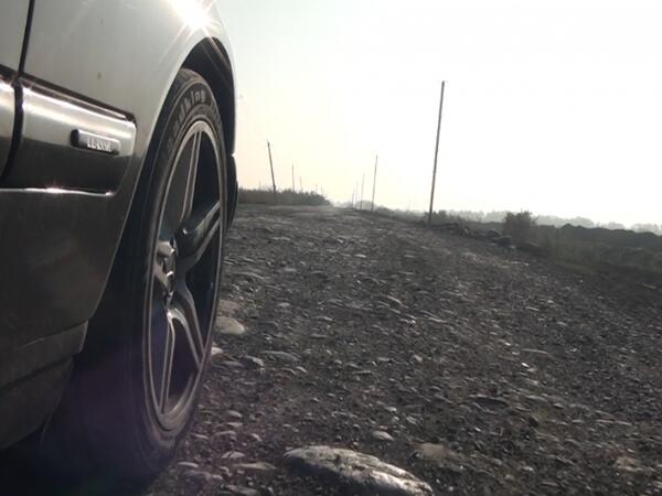 Taksi sürücüləri bu yolun hər kilometrinə 1 manat tələb edirlər - <span class="color_red">VİDEO</span>