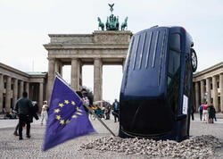 Almaniya uçurumun kənarında: Gələcəkdən qorxan sənaye nəhəngi