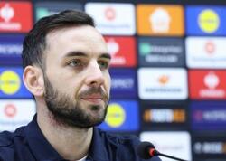 "Onlar evdə çıxış edirlər, biz isə qonağıq"