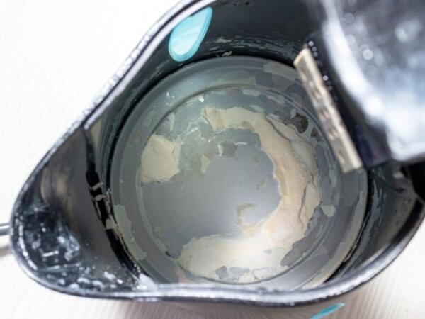 Çaydandakı ərpi təmizləmək üçün ən təsirli təbii üsul: Nə sirkə, nə də soda