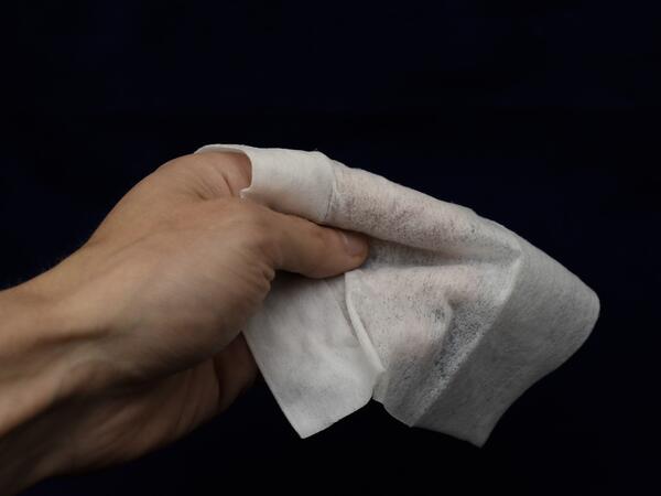 Yaş salfetlər qadağan olunacaq? - Marketlərdən yığışdırılır