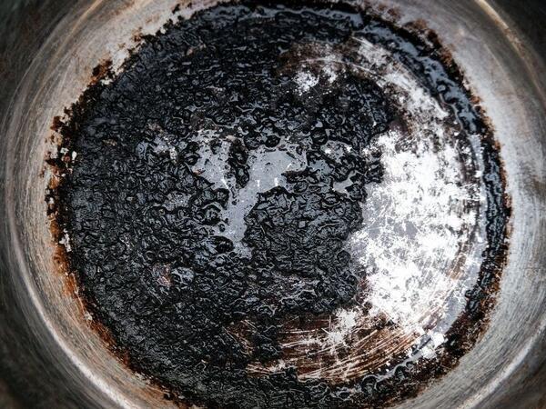 Qaralmış tavanı bir neçə dəqiqəyə ilk günkü kimi edən asan üsul