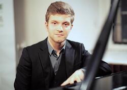 Azərbaycanlı fenomen ifası ilə məşhur pianoçunu VALEH ETDİ - <span class="color_red">VİDEO</span>