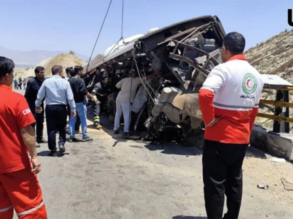 İranda dəhşətli avtobus qəzası - <span class="color_red">2 ölü, 40 yaralı</span>