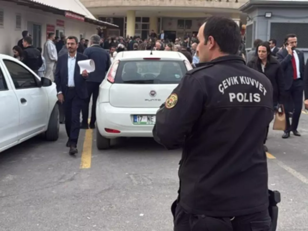Türkiyədə məhkəmə binasında partlayış -  Çox sayda yaralı var - VİDEO