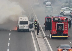 Heydər Əliyev prospektində maşın yanıb kül oldu - <span class="color_red">VİDEO</span>