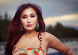 Zülfiyyə Qurbanova sürücünü ifşa etdi – “Maşın mənimdir, nə istəyirəm edirəm”