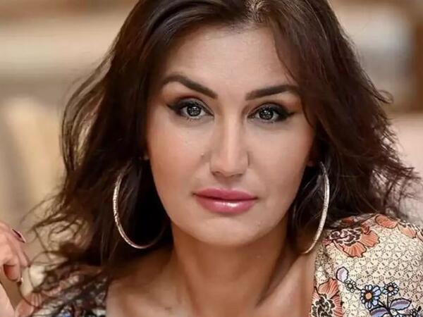 Zülfiyyə Qurbanova sürücünü ifşa etdi – “Maşın mənimdir, nə istəyirəm edirəm”