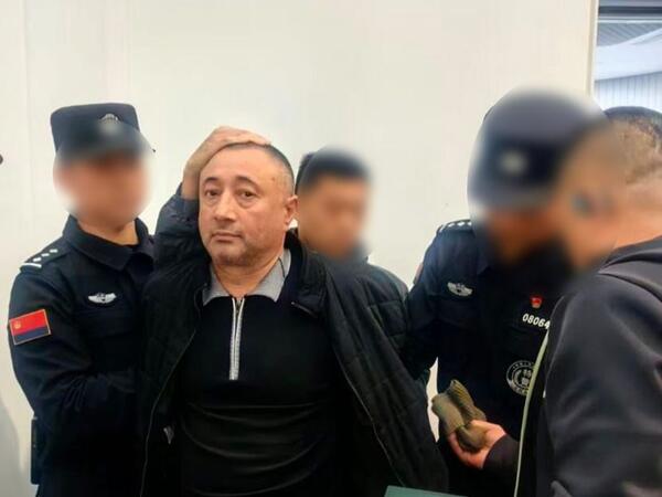 Həyat yoldaşına xəsarət yetirərək ölkədən qaçan şəxs Çində saxlanıldı