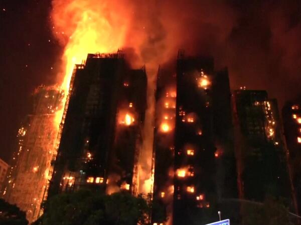 Honkonqda binada güclü yanğın - Çox sayda ölən və yaralanan var - VİDEO