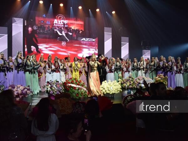 Heydər Əliyev Sarayında Təranə Muradovanın möhtəşəm yubileyi – alqışlar altında rəqs bayramı və çiçək dəryası - <span class="color_red">FOTO</span>