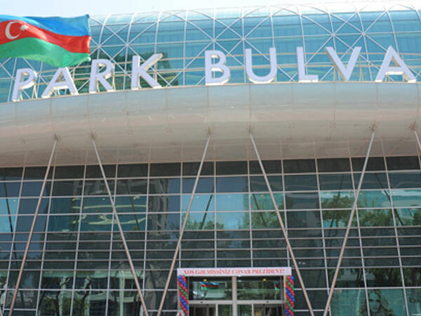 Pakistan vətəndaşı &quot;Park Bulvar&quot;da oğurluq etdi - Həbs olundu