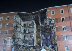 Goranboyda binanın blokunun uçma anı - <span class="color_red">VİDEO</span>