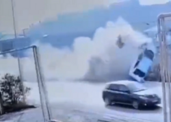 Bakıda dəhşətli qəza: Sürücü avtomobildən uçdu - ANBAAN VİDEO