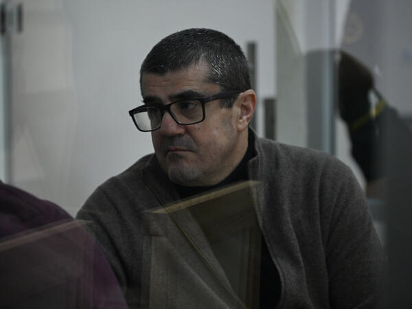 Məhkəmədə 6 təqsirləndirilən şəxsin vəkili müdafiə çıxışı edib - <span class="color_red">FOTO</span>