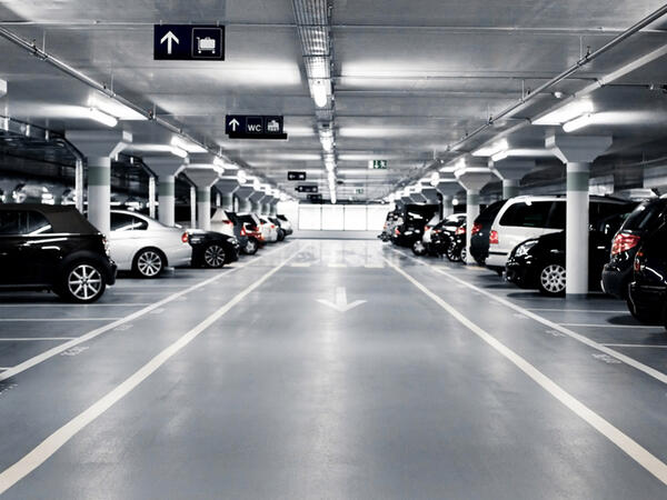 Yeni tikililərdə parkinq böhranı - Bakıda yerlər yoxdur, sakinlər narahatdır