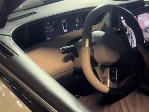 60 minlik Çin maşınında ciddi nasazlıq - &quot;Dərdi&quot; tapılmır - VİDEO