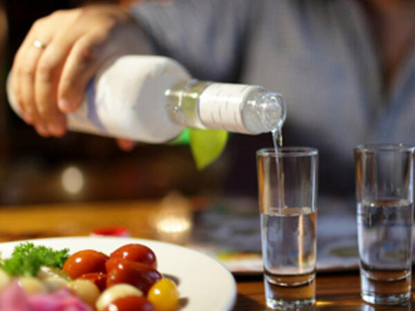 &quot;Uşaqlara “bir qurtum içki” icazəsi onların gələcəyini təhlükəyə atır&quot; - MÜSAHİBƏ