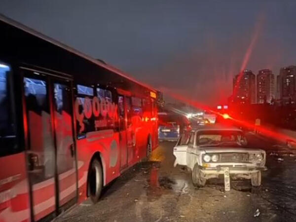 Nasaz avtomobil zəncirvari qəzaya səbəb oldu - <span class="color_red">VİDEO</span>