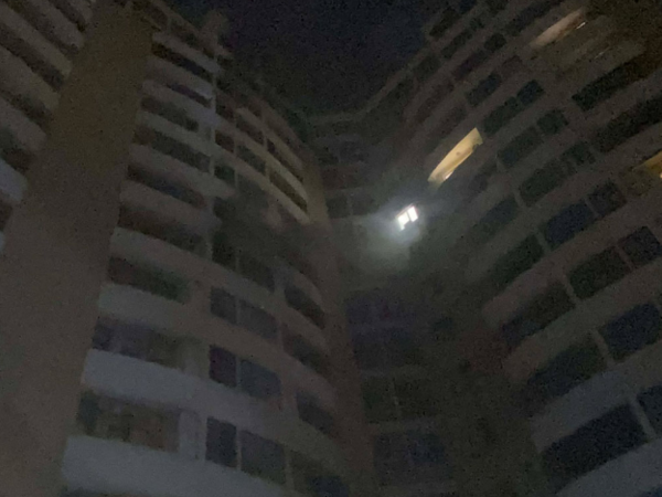 Bakıda çoxmərtəbəli bina yanır - <span class="color_red">YENİLƏNİB - VİDEO - FOTO</span>