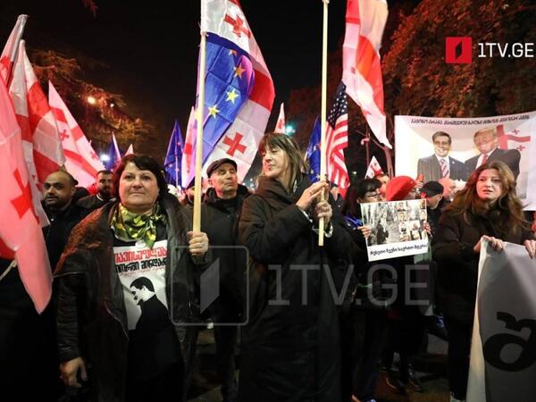 Tbilisi küçələri yenidən doldu: Zurabişvili etirazçılara müraciət etdi