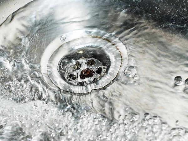 Bahalı kimyəvi maddələr almayın: Sadə üsulla borularınızı 30 dəqiqəyə açın