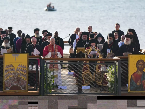 Papa Türkiyədə &quot;Allahu Əkbər&quot;lə qarşılandı - <span class="color_red">VİDEO</span>