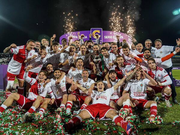 100 illik İtaliya klubu fəaliyyətini <span class="color_red">dayandırdı</span>