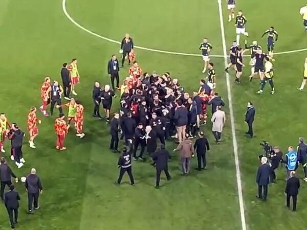 Derbi öncəsi aləm bir-birinə dəydi - <span class="color_red">VİDEO</span>