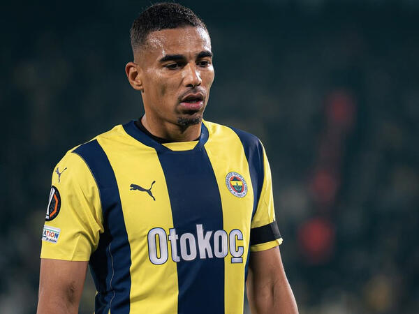 Arvadına görə klubundan ayrılır - İstanbula qayıtmaq istəyir