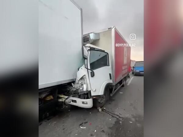 Bakıda iki yük maşını toqquşdu - <span class="color_red">VİDEO</span>