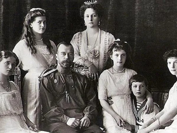 Romanov ailəsinin FACİƏSİ: Çar II Nikolayın qızları niyə ərə getməyib? – <span class="color_red">FOTO</span>