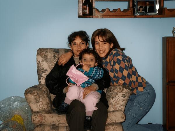 Qızını xilas etmək üçün maskalanıb fahişəxanaya girən qadın – O, 3 min qadını necə xilas etdi?