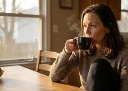 32 yaşlı qadının qəhvə içdikdən sonra ürəyi dayandı