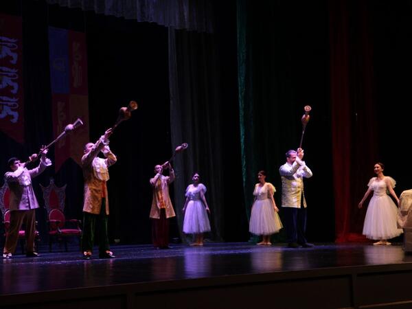 Uşaq evinin sakinləri Akademik Musiqili Teatrın qonağı olub - <span class="color_red">FOTOlar</span>